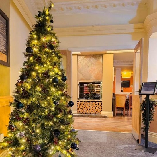 Hotel – Christmas Time Hotel - Christmas Time