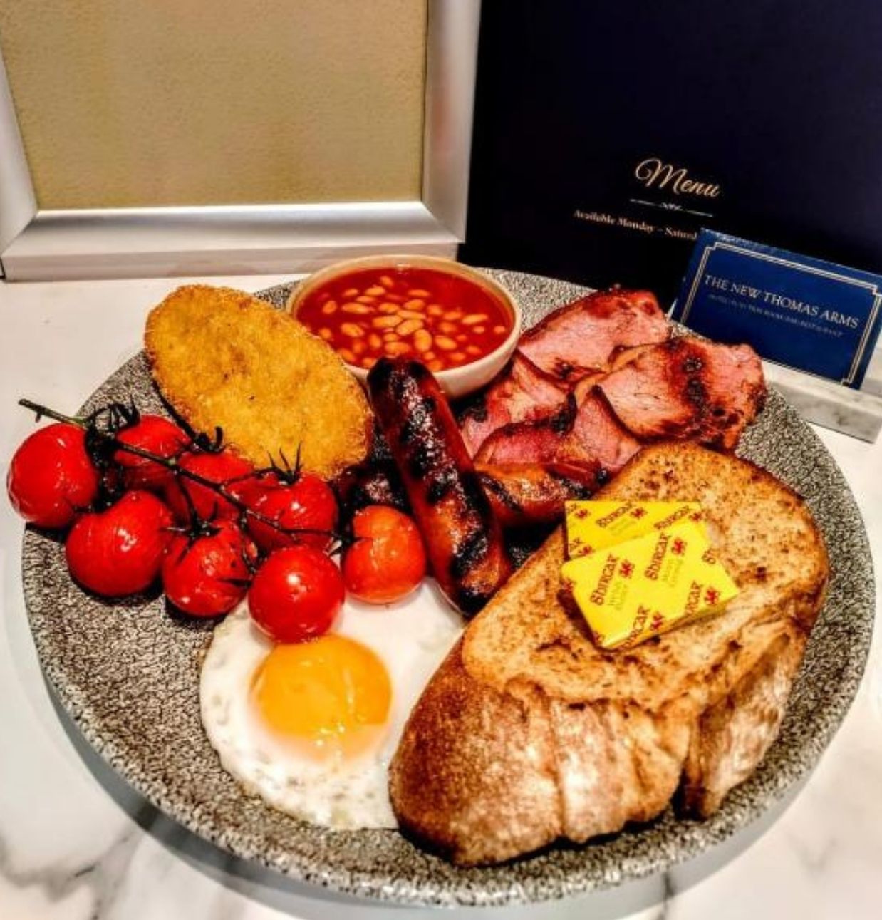 Breakfast at The New Thomas Arms Breakfast at The New Thomas Arms